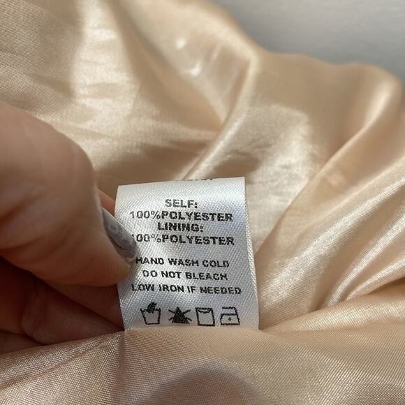 American Threads faux fur cropped bell sleeve jacket - Picture 6 of 9